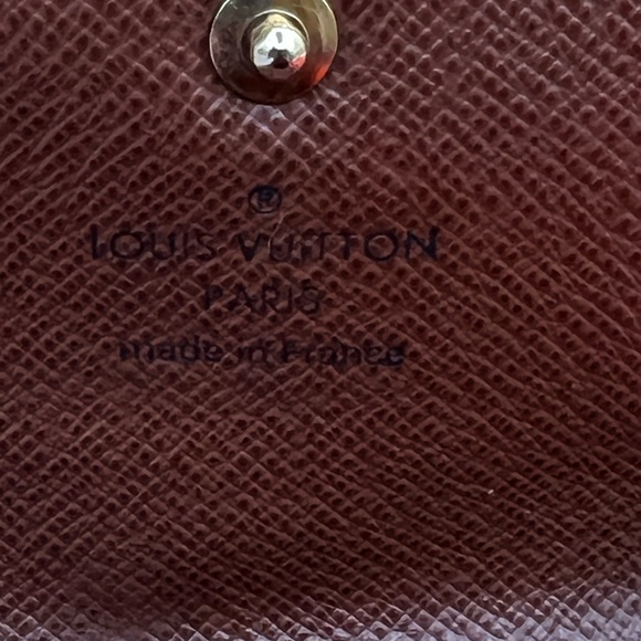 Authentic Louis Vuitton Monogram Key Holder - Picture 6 of 9